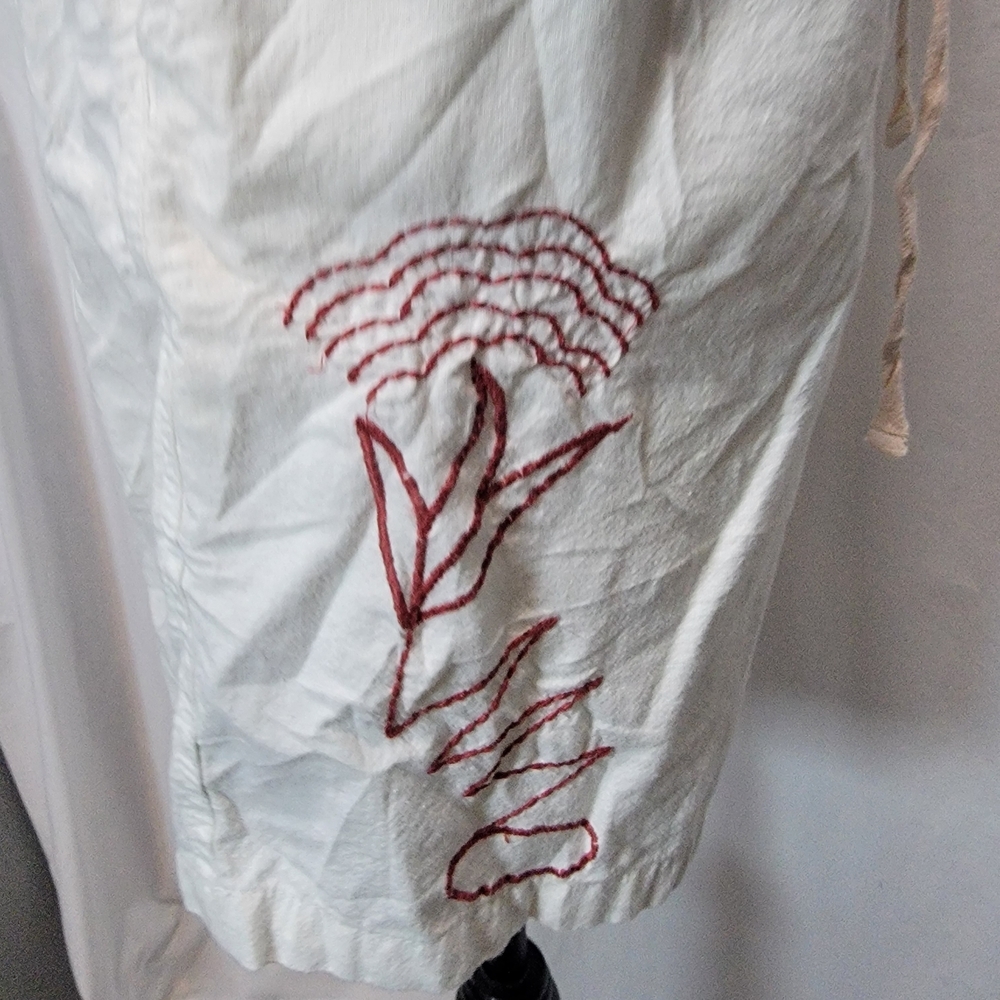 Cotton On White Elastic Waist Shorts with Embroidered Logo - Picture 4 of 8